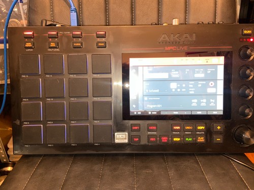 Akai mpc live - (1st, with