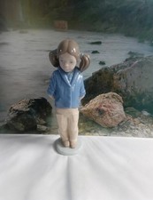Nao By Lladro Girl With