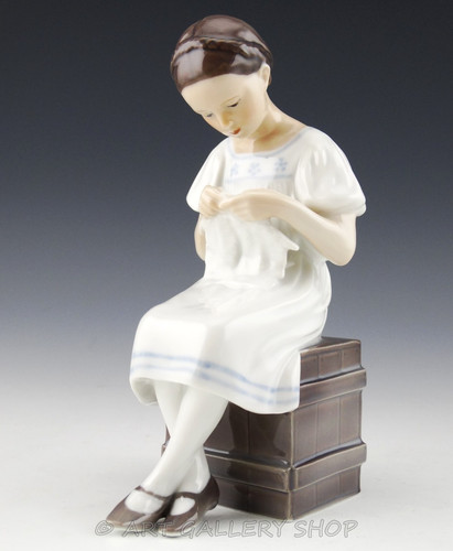 Royal copenhagen figurine - copenhagen,