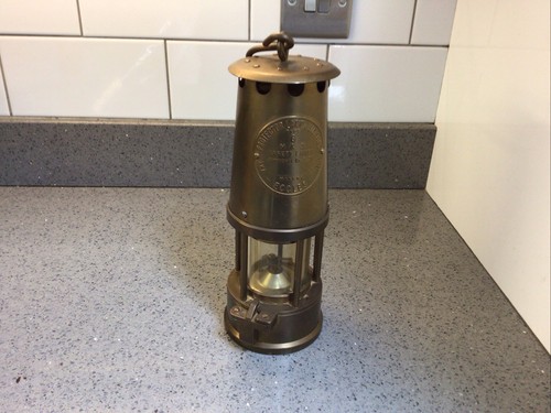 Eccles miners lamp - lamp, type
