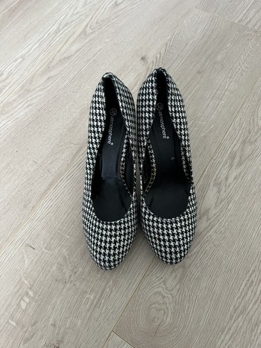 Atmosphere dogtooth check size - dogtooth,