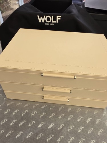 Wolf sophia jewellery box - jewellery,