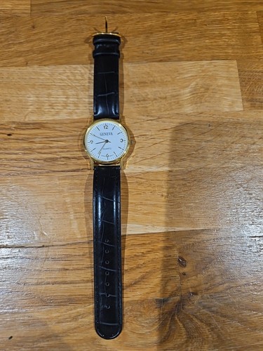 Unisex quartz gold tone - quartz,