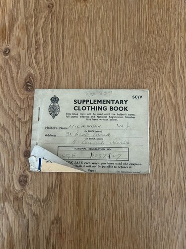 Wartime supplementary clothing - wartime,