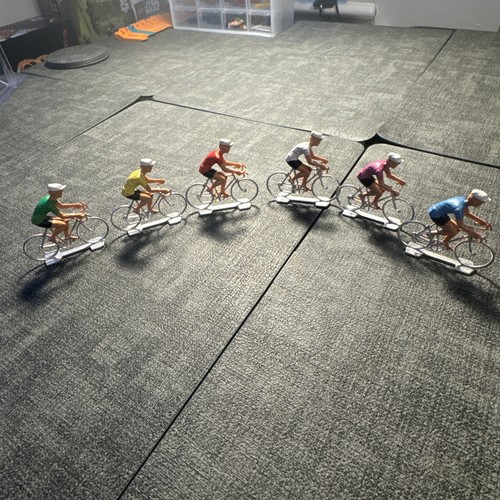 Cyclists different - 6,