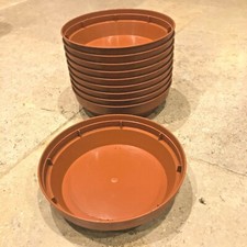 10 Plastic Plant Pot Saucers to fit 14-15cm =  5.5 - 6" plant pots. Type 15s