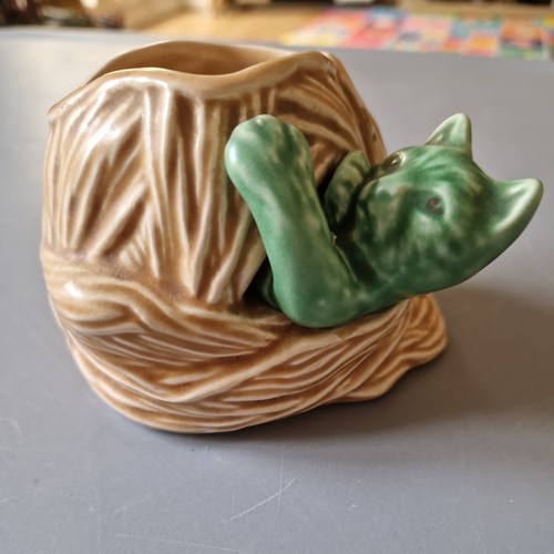 Sylvac pottery green - pottery,
