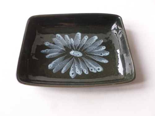 Lotus pottery serving - lotus, dish