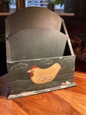 Shabby Chic cottage-style green wooden letter rack /desk organizer with Chicken