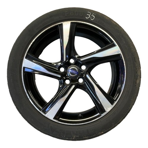 Volvo v40 design - d2, r-design