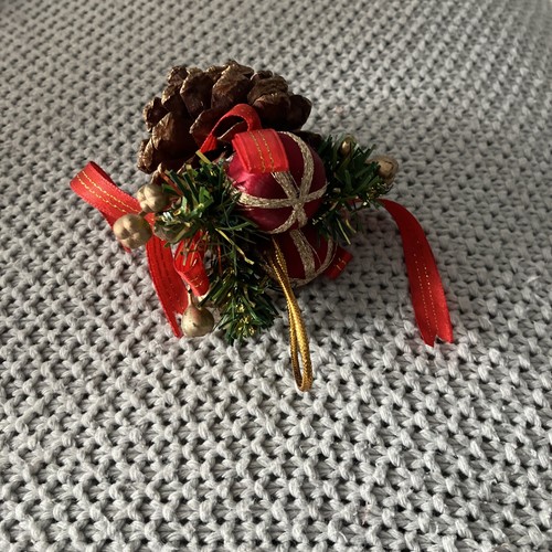 Pine cone xmas decoration - cone,