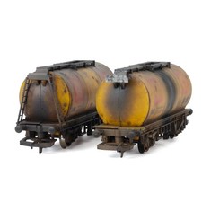 Hornby OO Gauge 2 x Shell