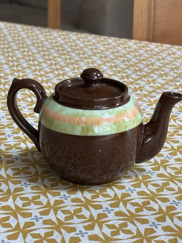 Vintage small teapot - vintage, brown