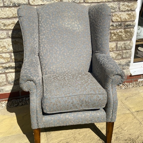 Pale blue wingback - pale,