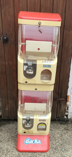 Tomy toy capsule vending