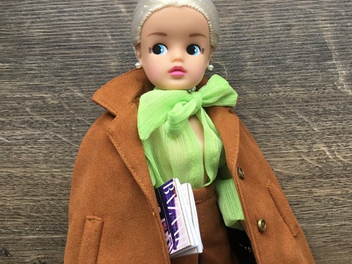 Vintage mod style sindy doll - style,