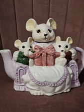 Vintage Novelty Ceramic Teapot – Mouse Family Design with Removable Lid