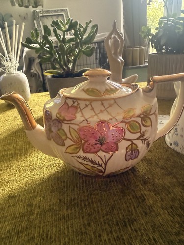 Queen anne teapot - anne,
