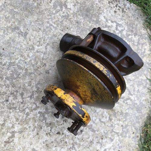 Ford cylinder water pump - cylinder,