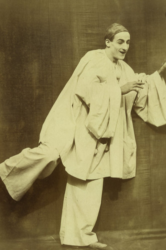 Pierrot running - pierrot,