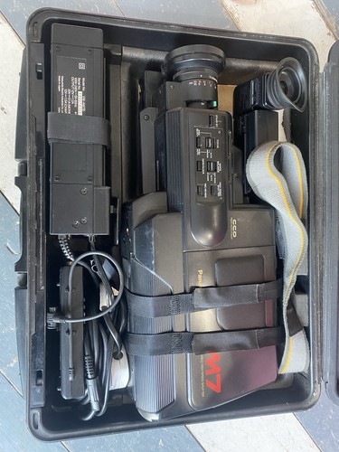 Panasonic vhs camcorder in - m7,
