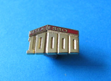 Reseau ESSO 10,000 Oil / Petrol Company Pin Badge, (Petrol Station Network)