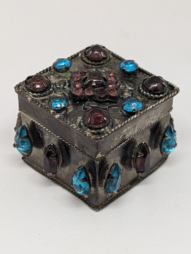 Vintage jewelled trinket box