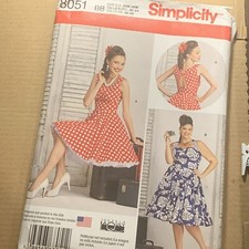 Simplicity 8051 Ladies Retro