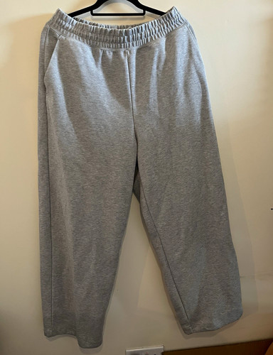 Uniqlo men grey c baggy - :c,