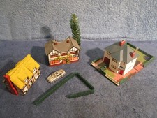 JOBLOT OO RAILWAY BUILDINGS ~ Pub/Inn, Det House, Thatch Cottage-Car/hedges,sp.A