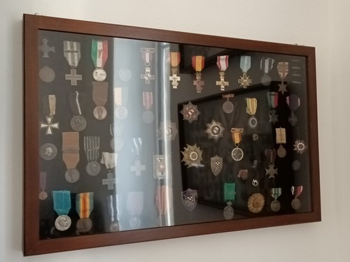Display cabinet wall - display,