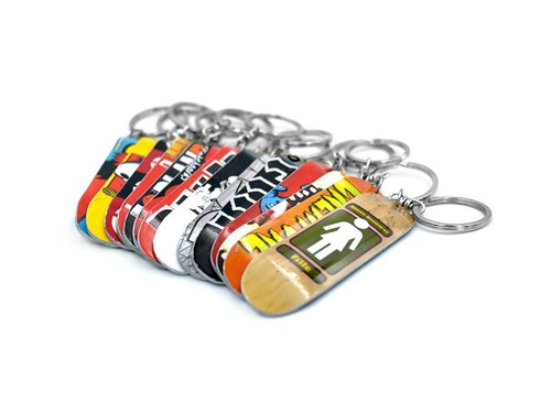 Skateboard keychain keyring - /,