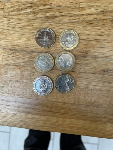 Circulated 2 coins - circulated,
