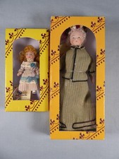 Doll's House - 1:12 - 2 x dolls - mum/grandma and child - Del Prado - boxed
