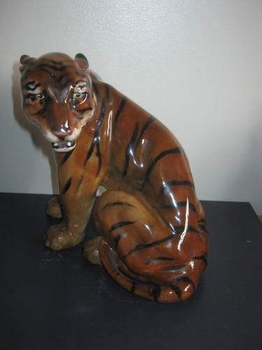 Rare royal doulton seated - rare,