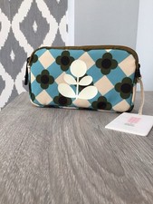 Orla Kiely Tripod Crossbody Flower Check Ziggurat Bag  Brand New