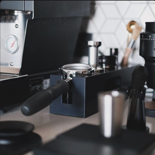 Tamper station black aluminium