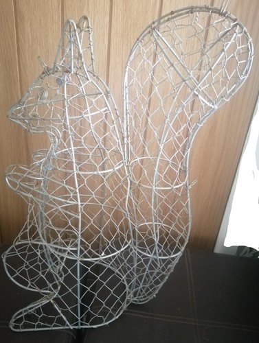 Metal wire squirrel topiary - metal,
