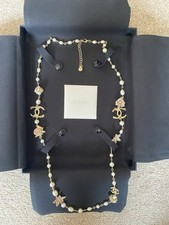 Exquisite Chanel Pearl And Flower Necklace