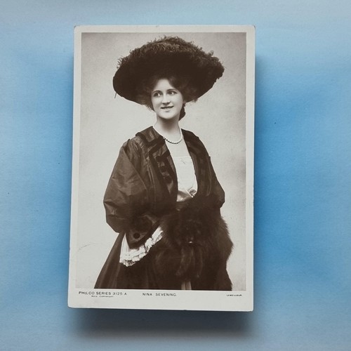 Edwardian actress postcard - actress,