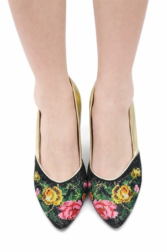 Feminine vintage handbeaded - vintage,