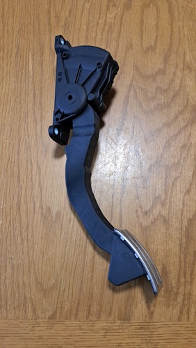 Focus 225 throttle pedal - throttle,