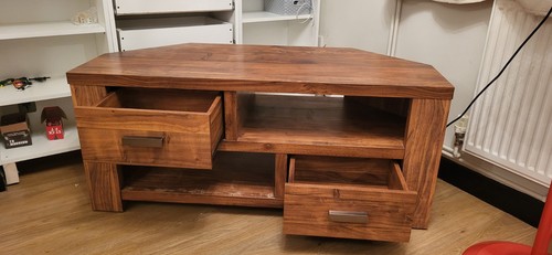 Corner unit media - corner,