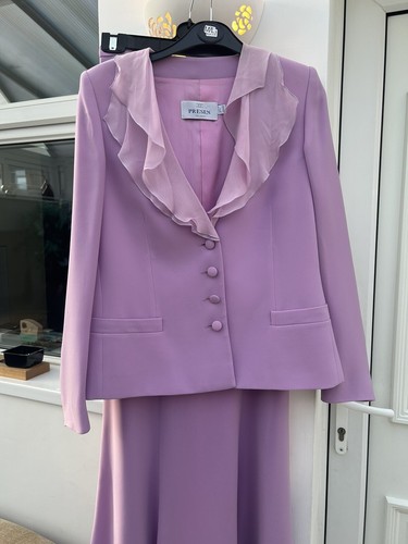 Beautiful two piece suit size - beautiful,