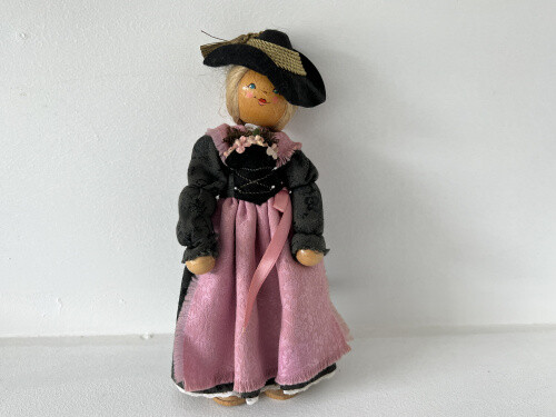 Wooden head artist - artist, doll
