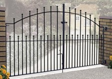 Manroe Ball Top Driveway Gate