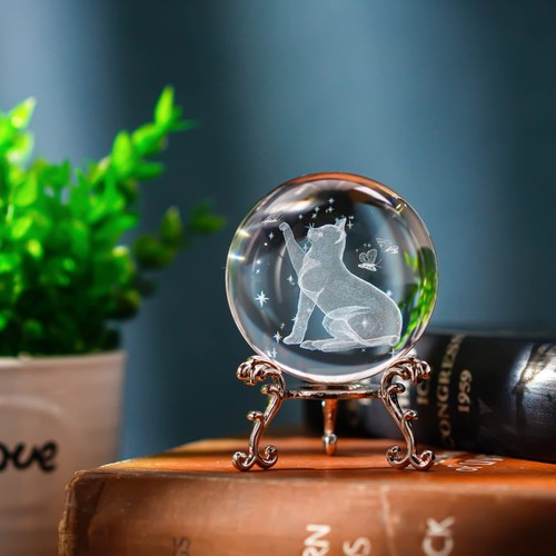 Cat crystal ball - 3d,