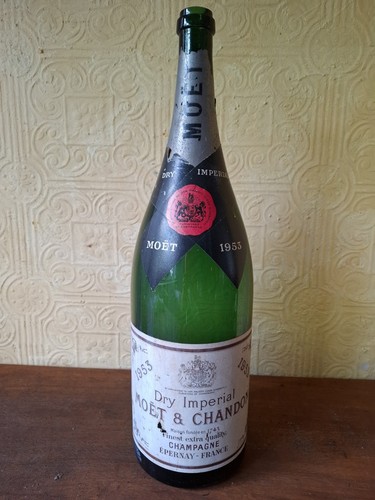 Vintage 1953 moet - moet, and