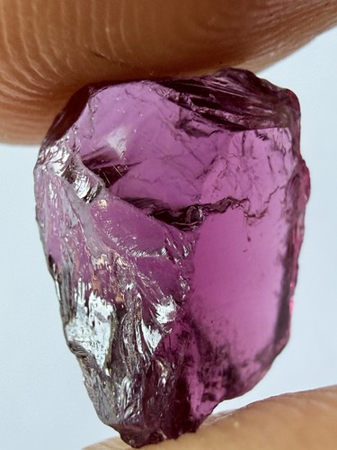 Natural purple garnet - ct,