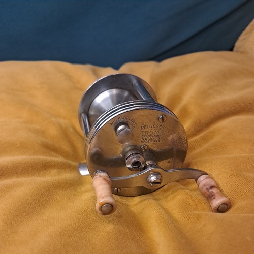Pflueger trump 1943 - trump,